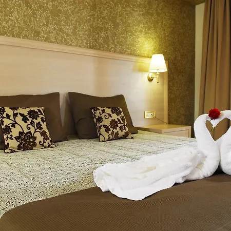Cactus Royal & Adults Only 5*