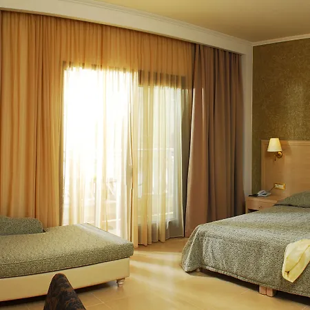 Cactus Royal & Adults Only 5*